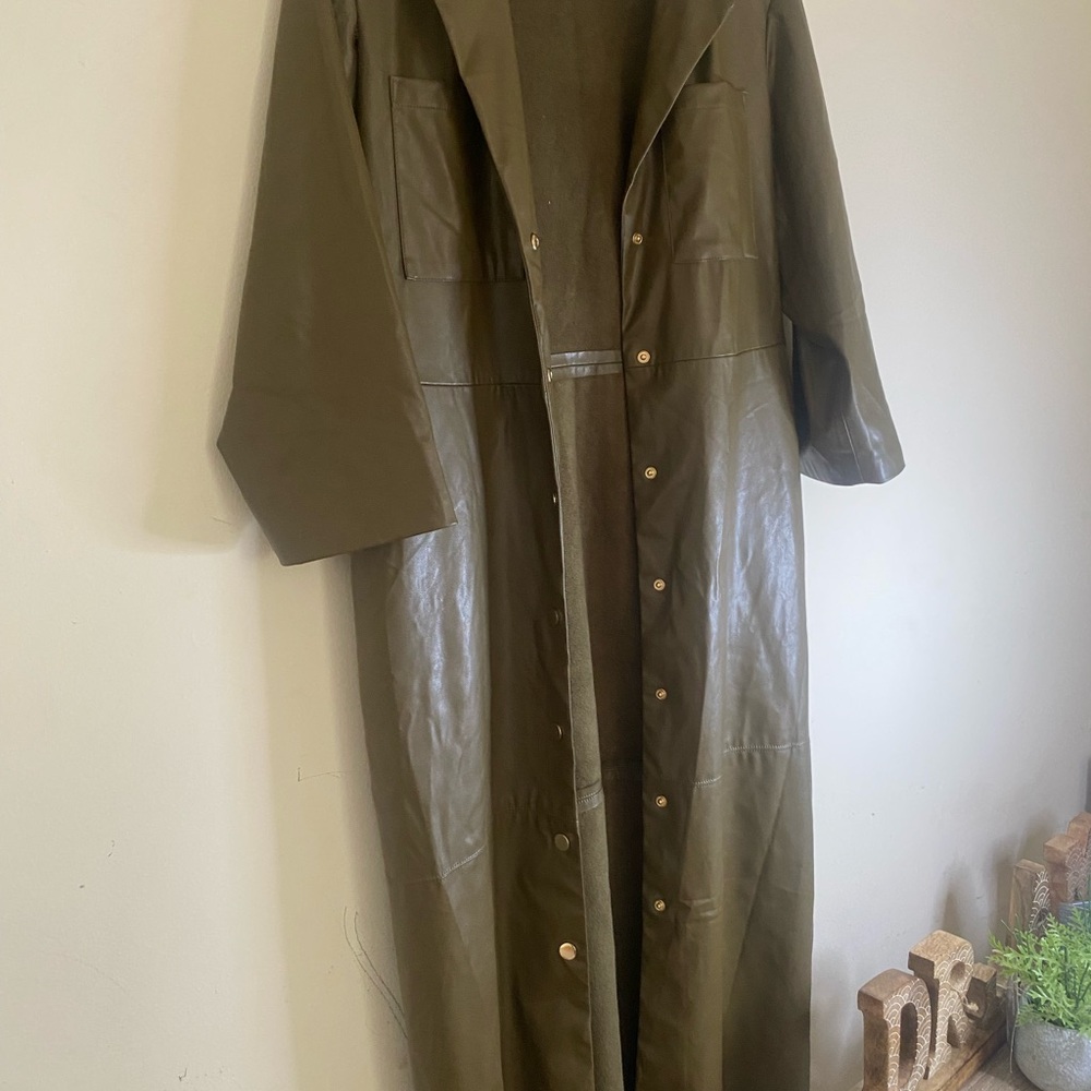 Zara Green Trench Coat with Relaxed Fit